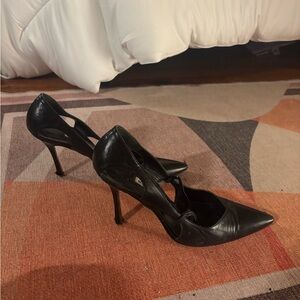 Manolo Blahnik Elegant Black Stiletto Heels